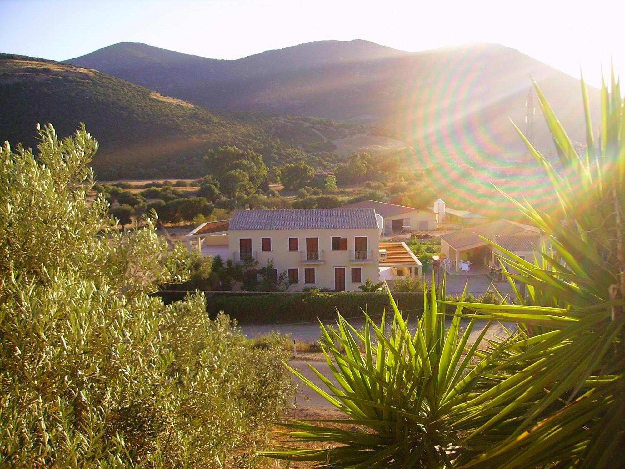 Agriturismo La Grotta Del Tesoro Santadi Exterior photo